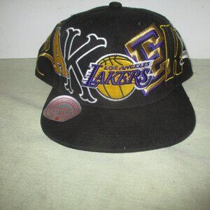 LAKERS BB Cap Snap Back by Mitchell & Ness Blingy